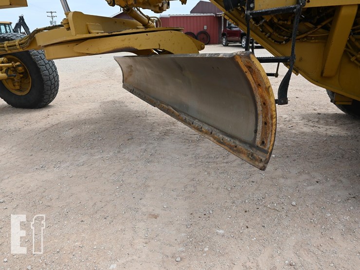 2004-caterpillar-140h-image-3