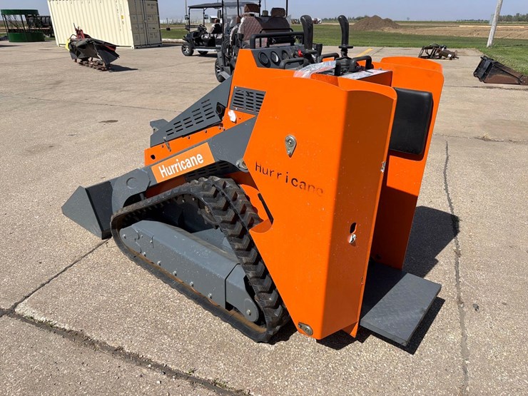 hurricane-stand-behind-skidloader-image-5
