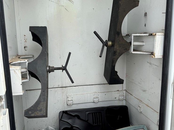 2005-international-durastar-4400-image-11