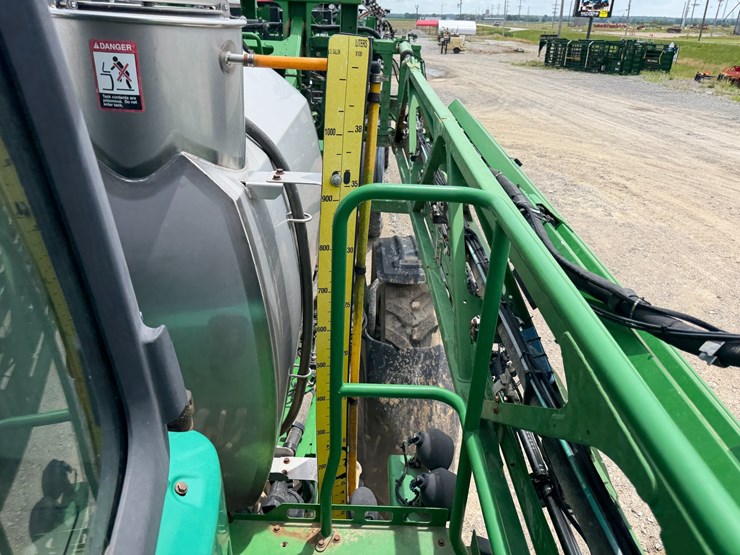 2016-john-deere-r4038-image-93