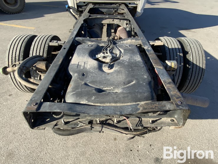2012-massey-ferguson-730-image-19