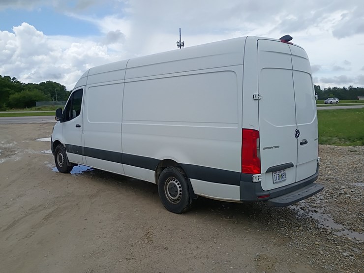 2019-mercedes-benz-sprinter-2500-image-5