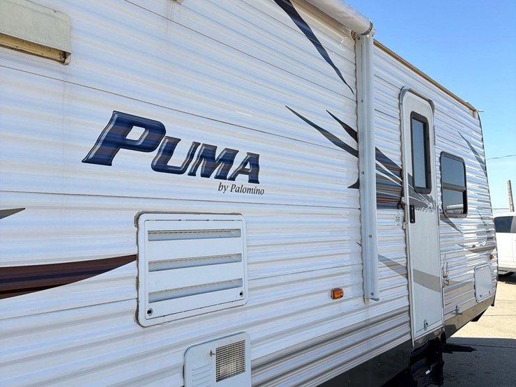 2011-puma-31ft-bumper-hitch-camper-image-21