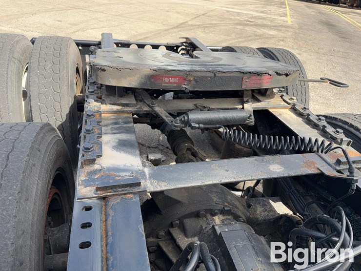 2016-international-prostar-image-13