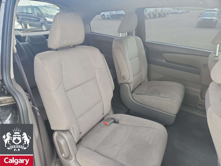 2016-honda-odyssey-image-17