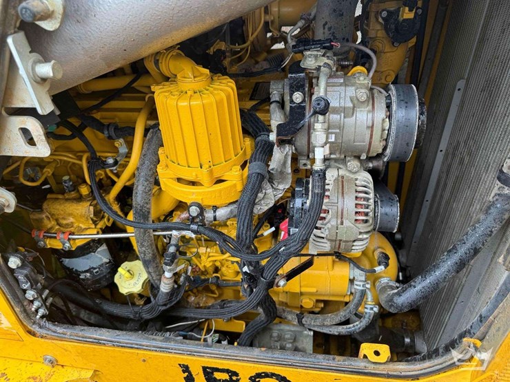 2021-deere-850l-wlt-image-11