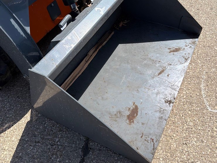 hurricane-stand-behind-skidloader-image-11