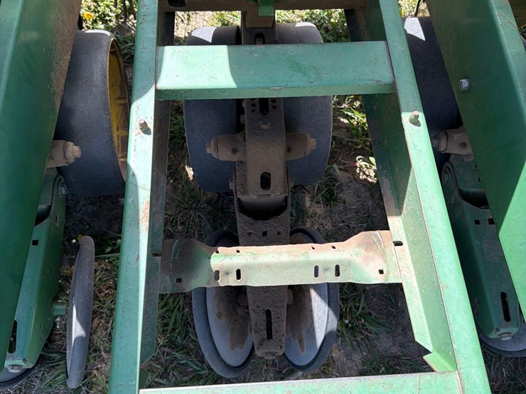 john-deere-7000-image-33