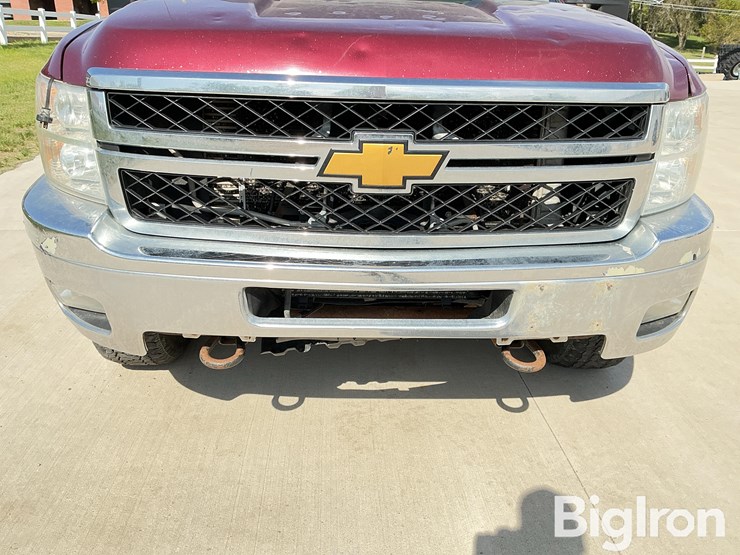 2013-chevrolet-3500hd-image-10