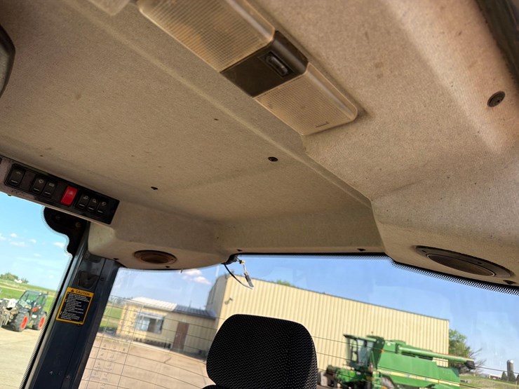 deere-344l-image-38