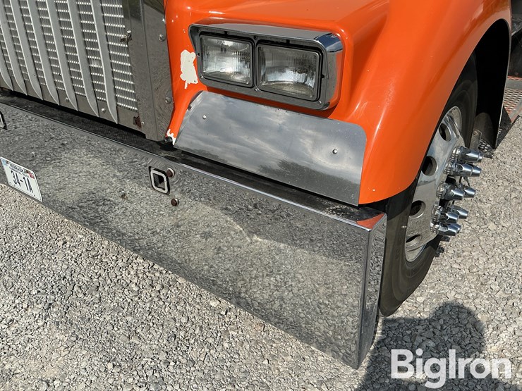 2005-kenworth-w900l-image-9