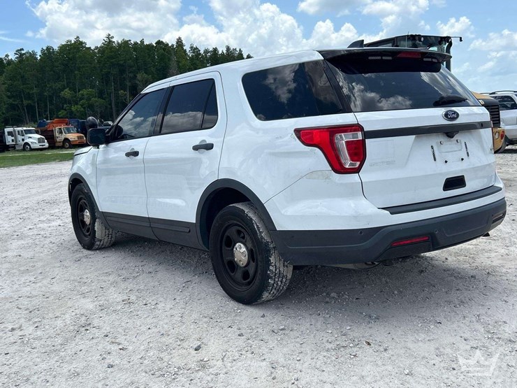 2018-ford-explorer-image-4