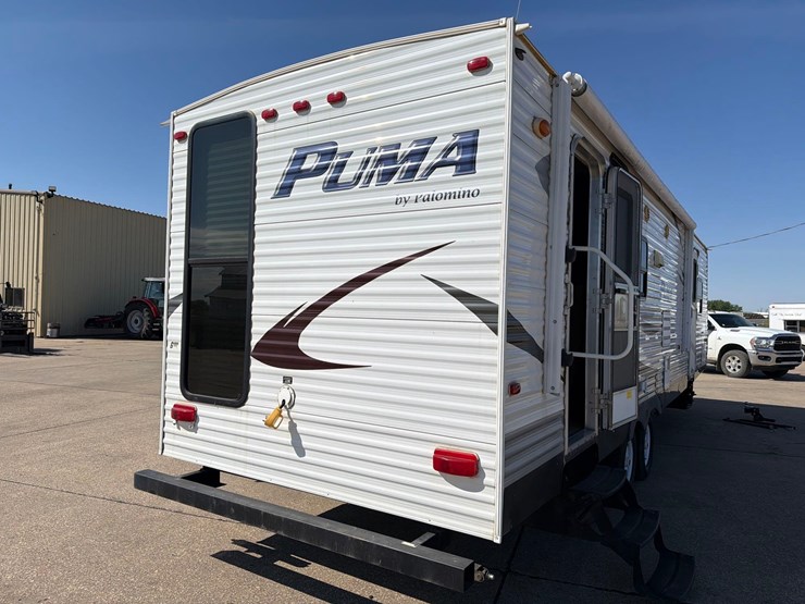 2011-puma-31ft-bumper-hitch-camper-image-25