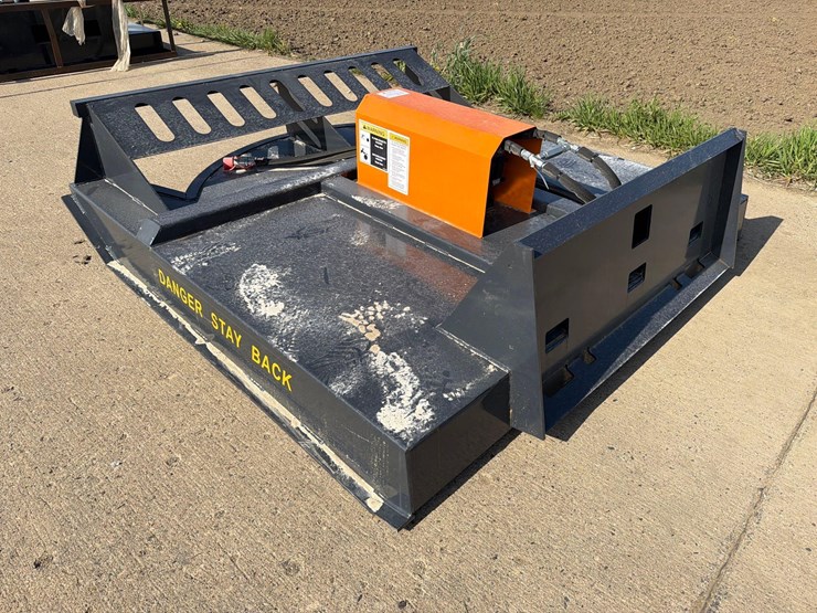 2025-wolverine-skidloader-72”-whirly-mower-image-4