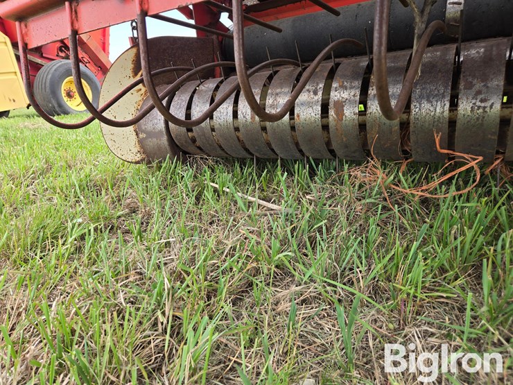 hesston-5800-image-17