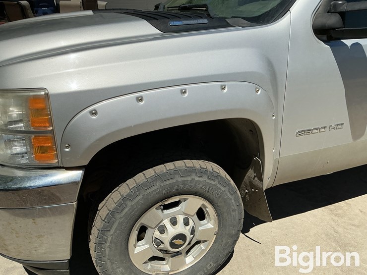 2011-chevrolet-2500-image-16