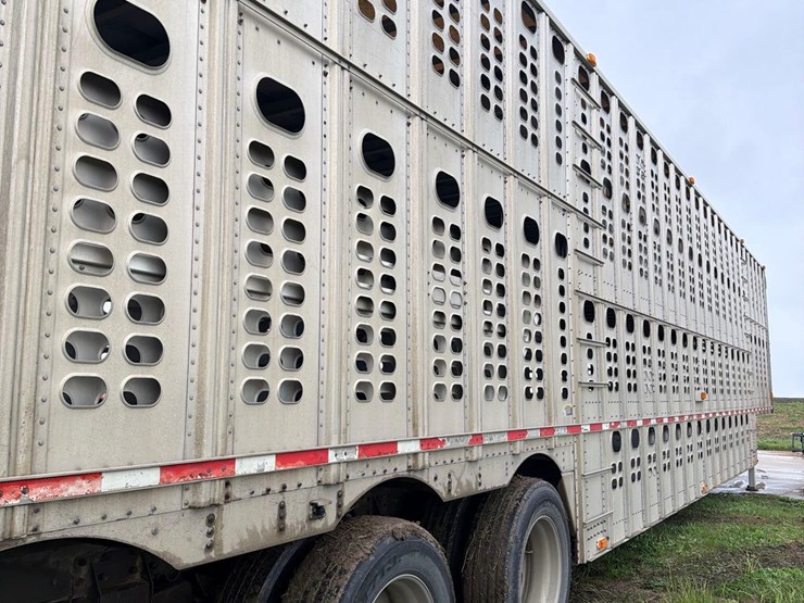 2001-wilson-livestock-trailer-image-30
