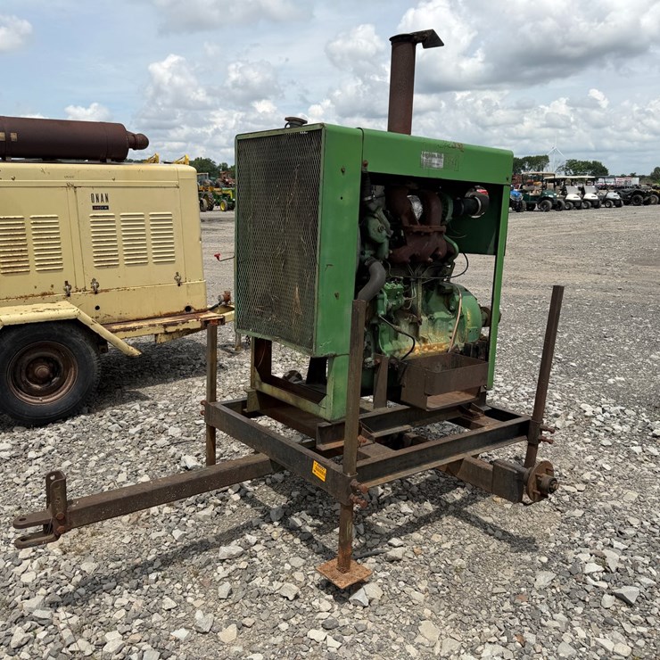 JOHN DEERE 4239T