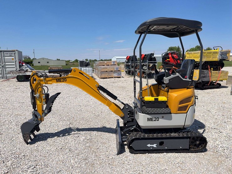 2026-me20-diesel-mini-excavator,-s/n-05359a-image-2