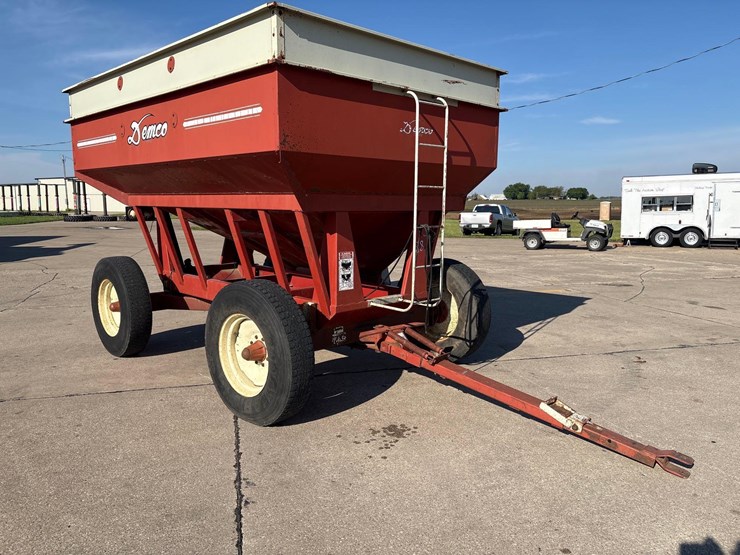 demco-325-image-2