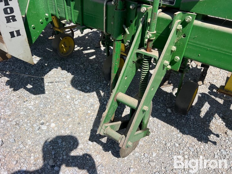 john-deere-845-image-16