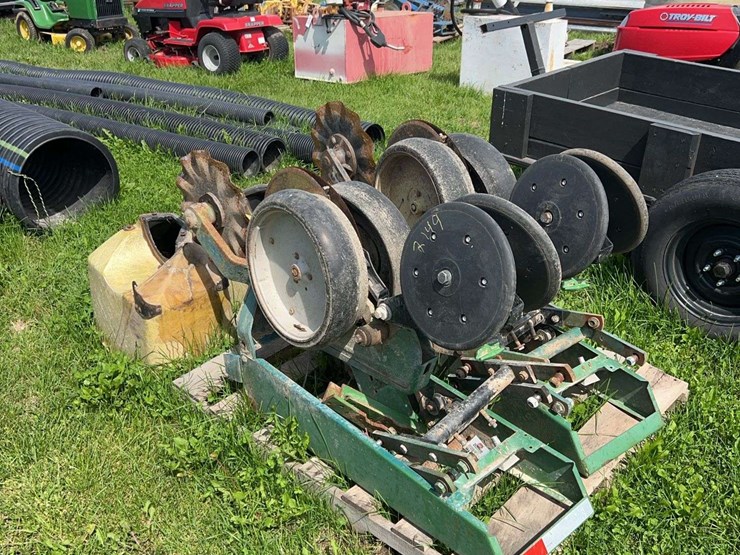 john-deere-7000-image-1