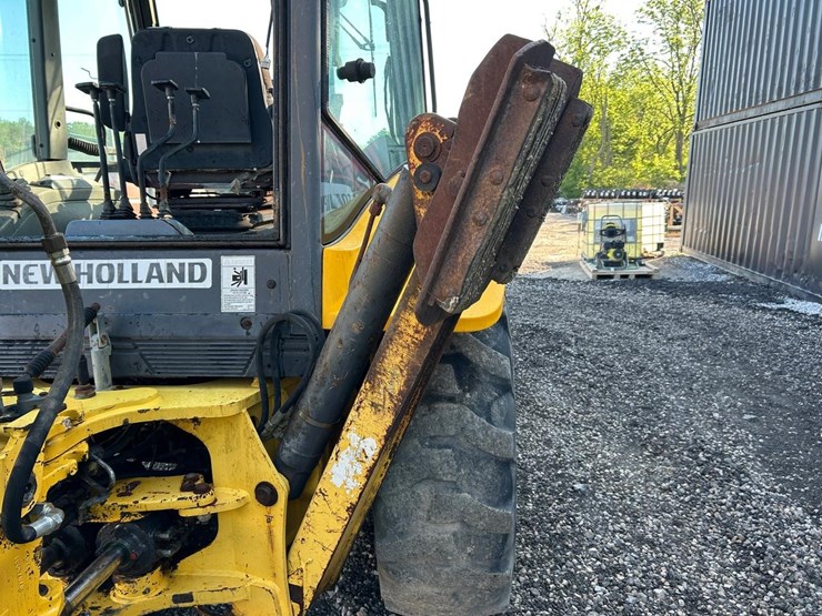 new-holland-lb95b-image-13