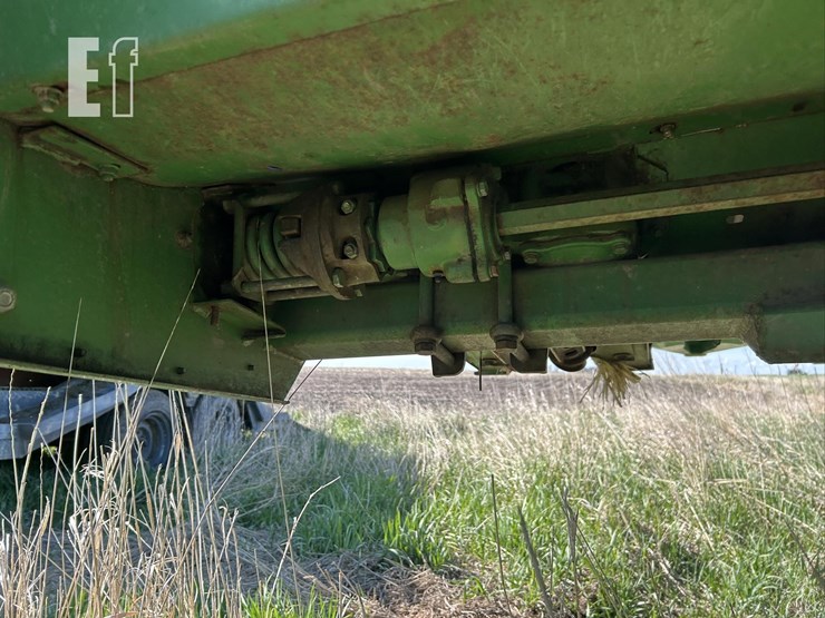 1982-john-deere-843-image-5