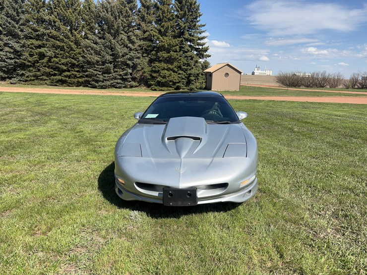 1997-pontiac-firebird-trans-am-coupe-image-2