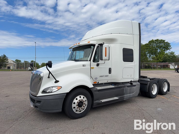 2016-international-prostar-image-1