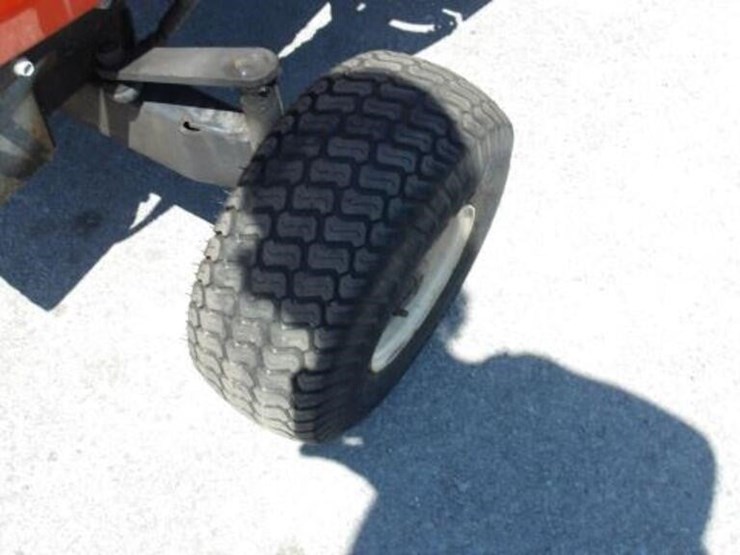 2013-kubota-t1880-image-32