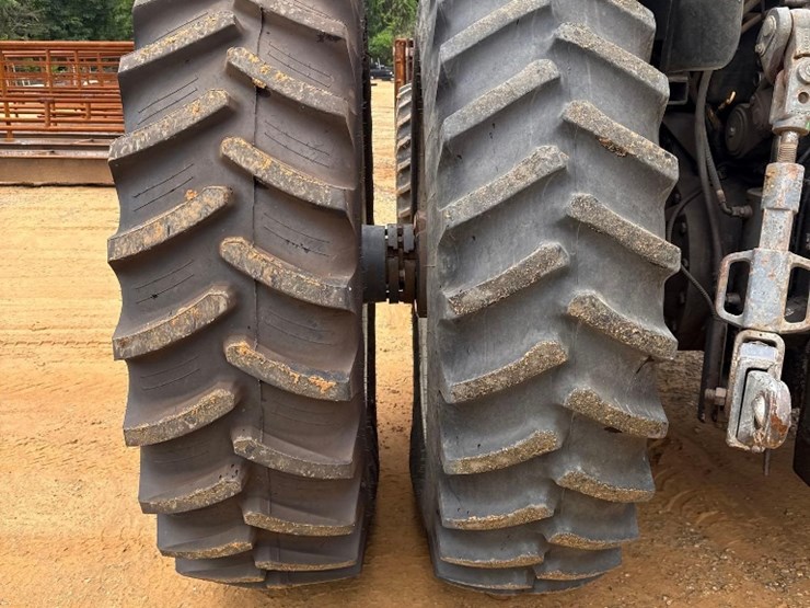 new-holland-8870-image-9
