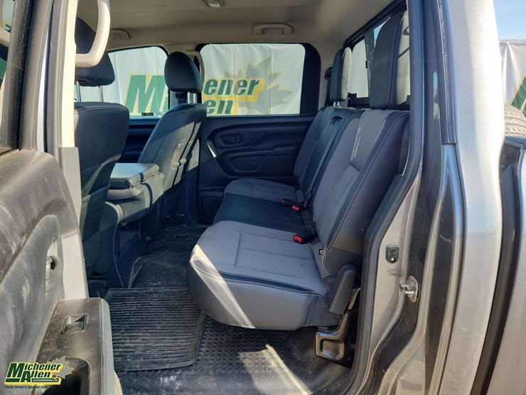 2017-nissan-titan-image-15