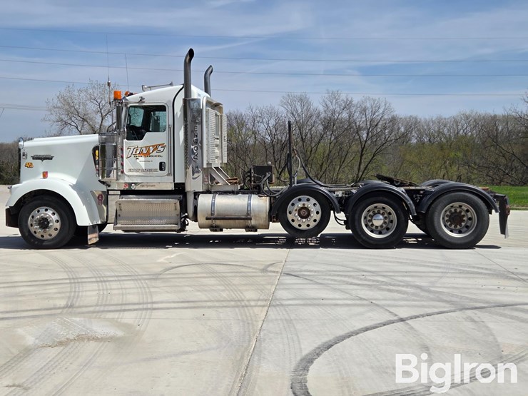 2007-kenworth-w900-image-8