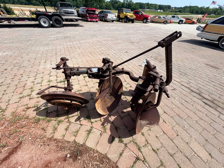 #24071-•-two-bottom-moldboard-plow-image-3