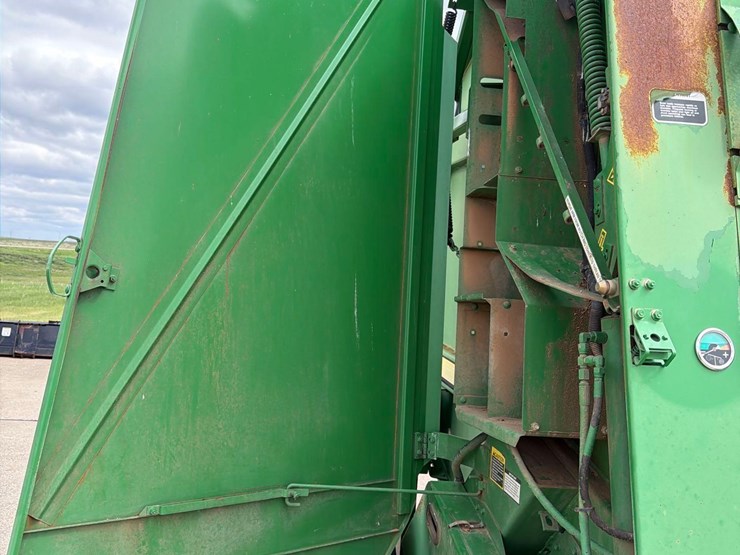 john-deere-568-image-30