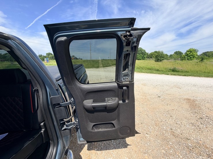 #24066-•-2011-chevrolet-silverado-pickup-truck-image-22