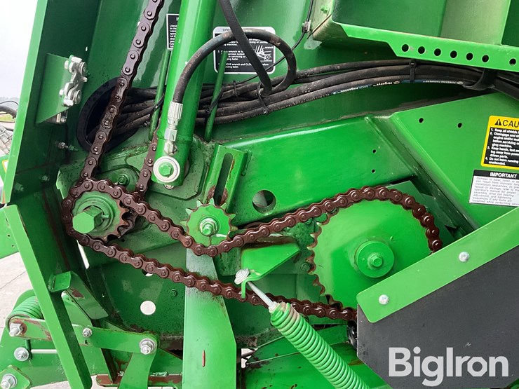 2022-john-deere-560m-image-17