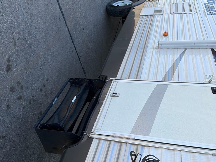 2011-puma-31ft-bumper-hitch-camper-image-20