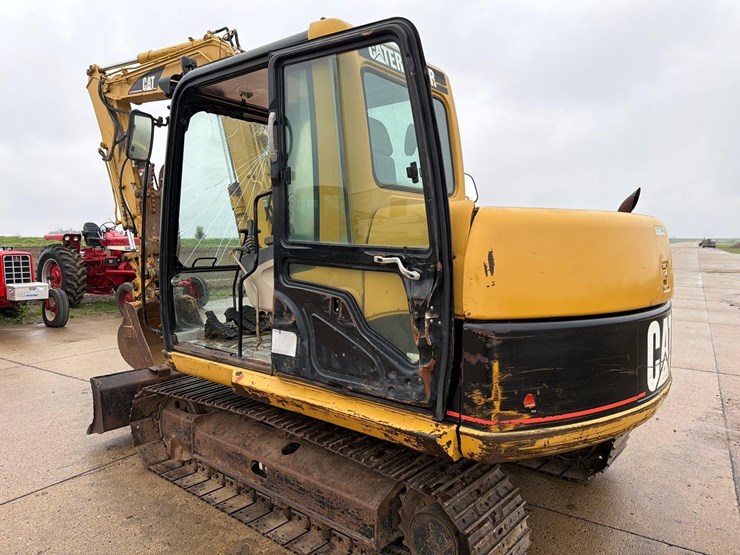 caterpillar-307c-image-21