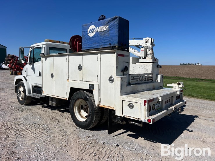 2000-freightliner-fl70-image-7