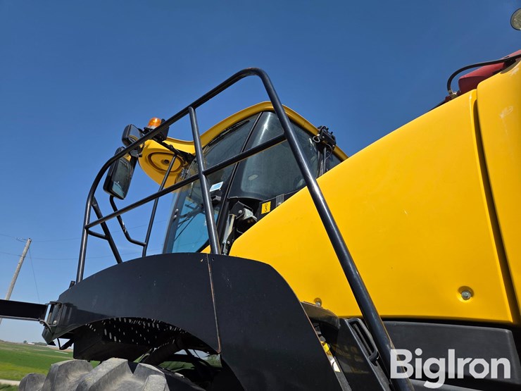 2016-new-holland-fr850-image-11