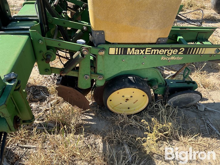 john-deere-7300-image-9