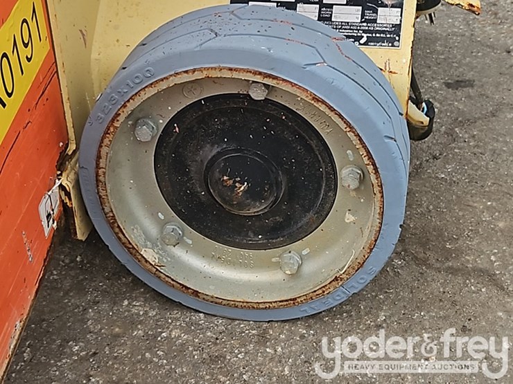 2016-jlg-1230es-image-10