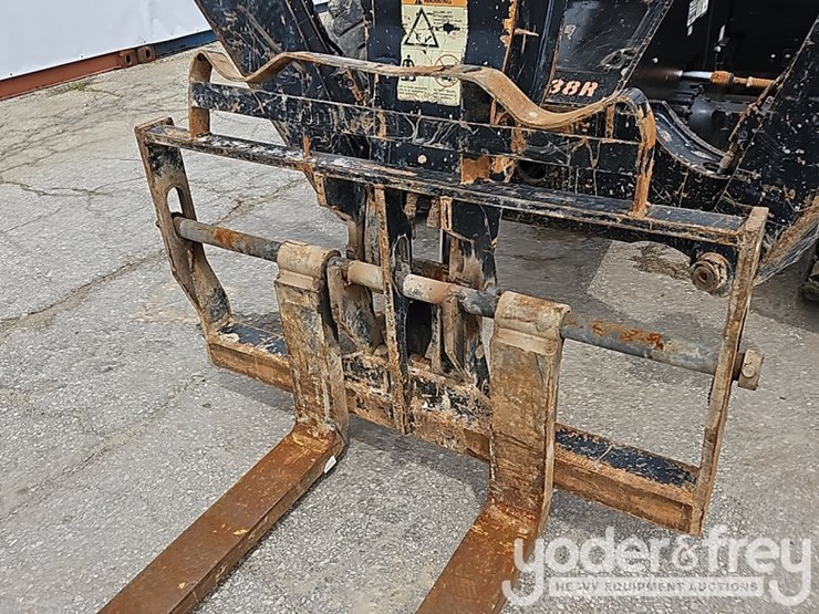 2020-jlg-1255-image-7