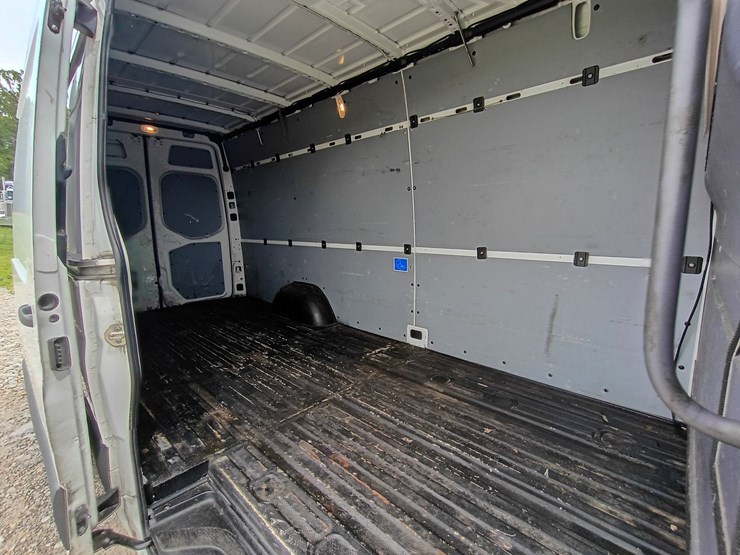 2019-mercedes-benz-sprinter-2500-image-61