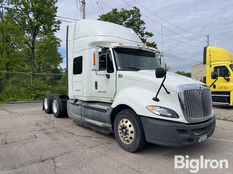 2016-international-prostar-image-3