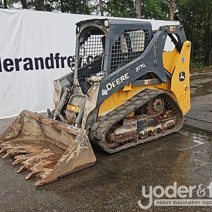 2018 DEERE 317G