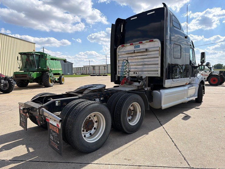 2009-peterbilt-387-image-4