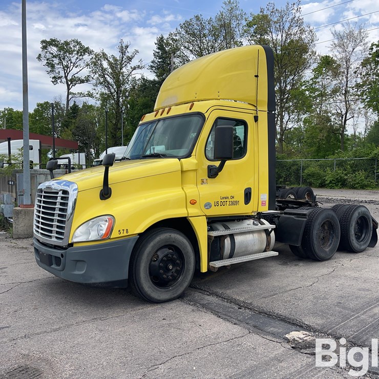 2016 FREIGHTLINER CASCADIA 125
